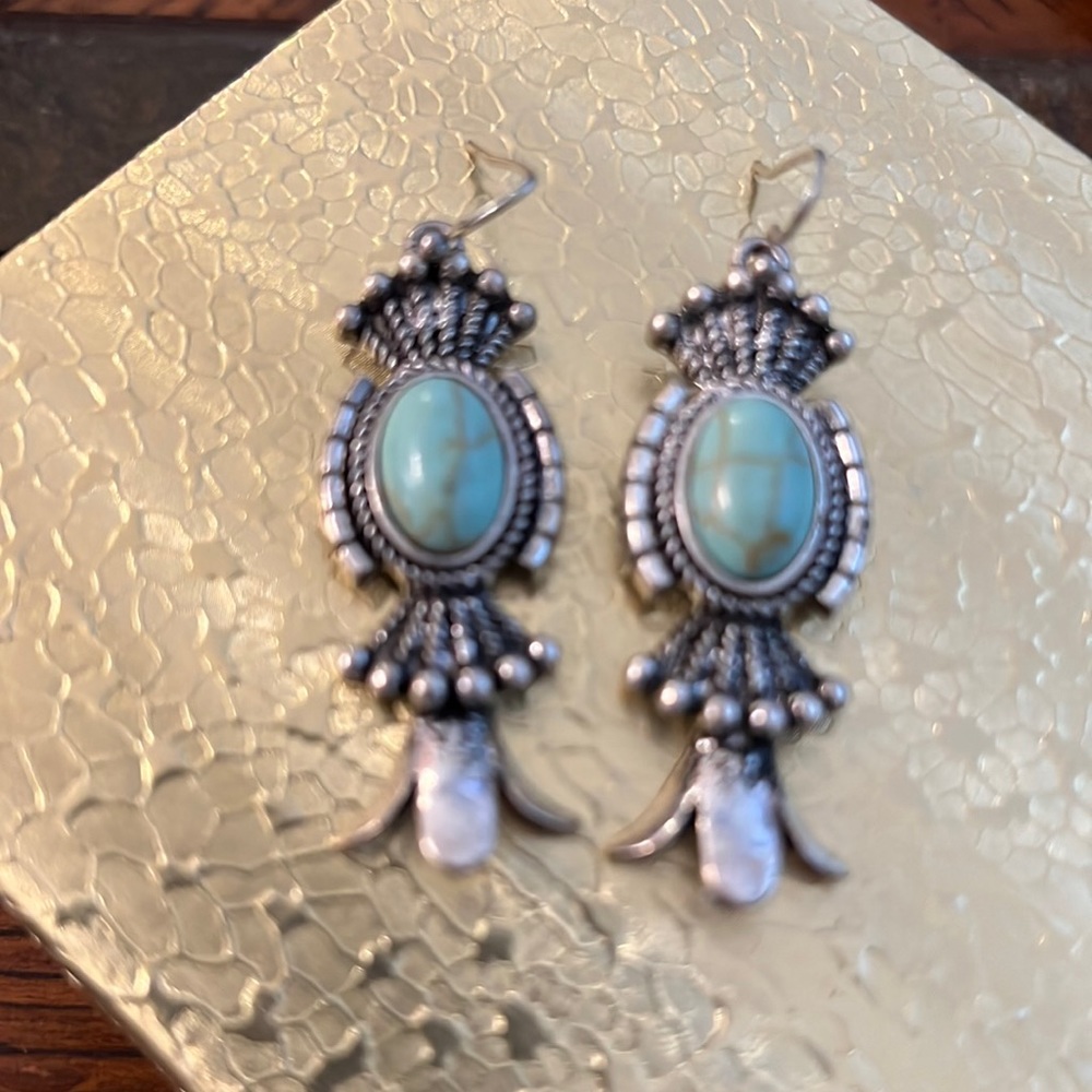 Costume Jewelry-Beautiful Stone